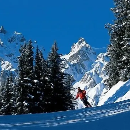 Les De La Potiniere 5*