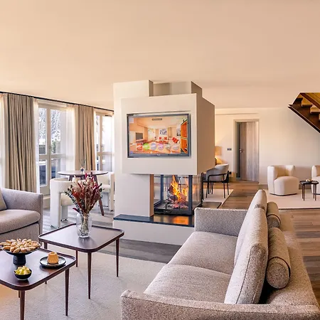 Les De La Potiniere Hotel 5*