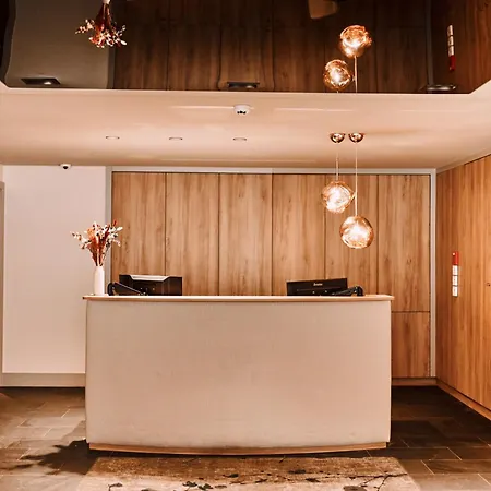 Hotell Les De La Potiniere