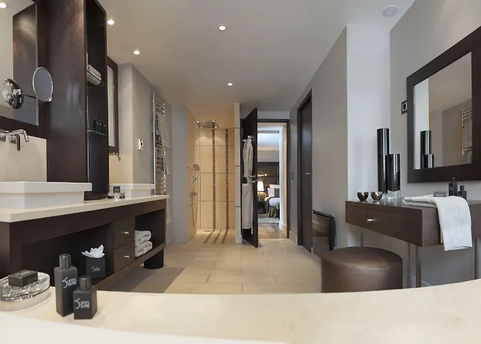 Hotell Les De La Potiniere