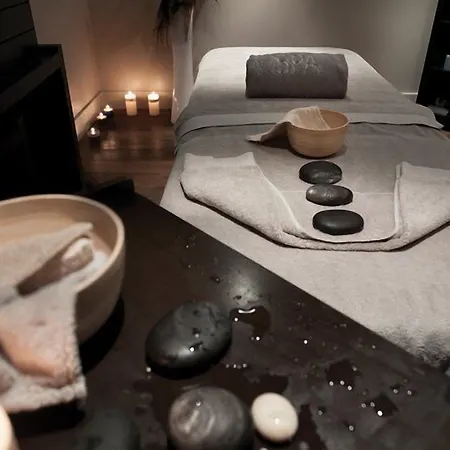 Les De La Potiniere Hotell