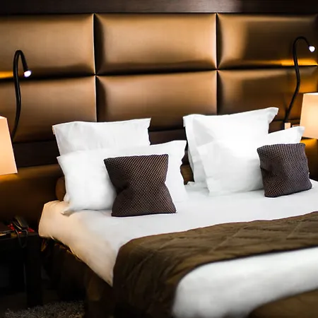 Les De La Potiniere Hotell 5*