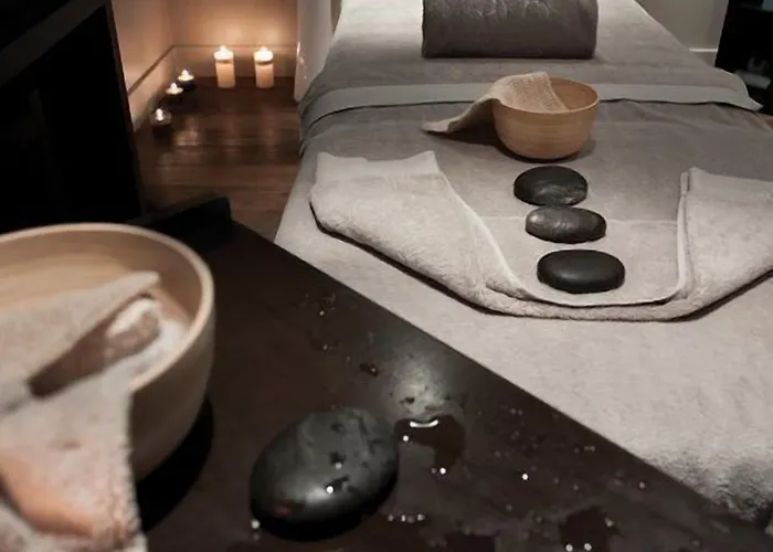 Les De La Potiniere Hotel